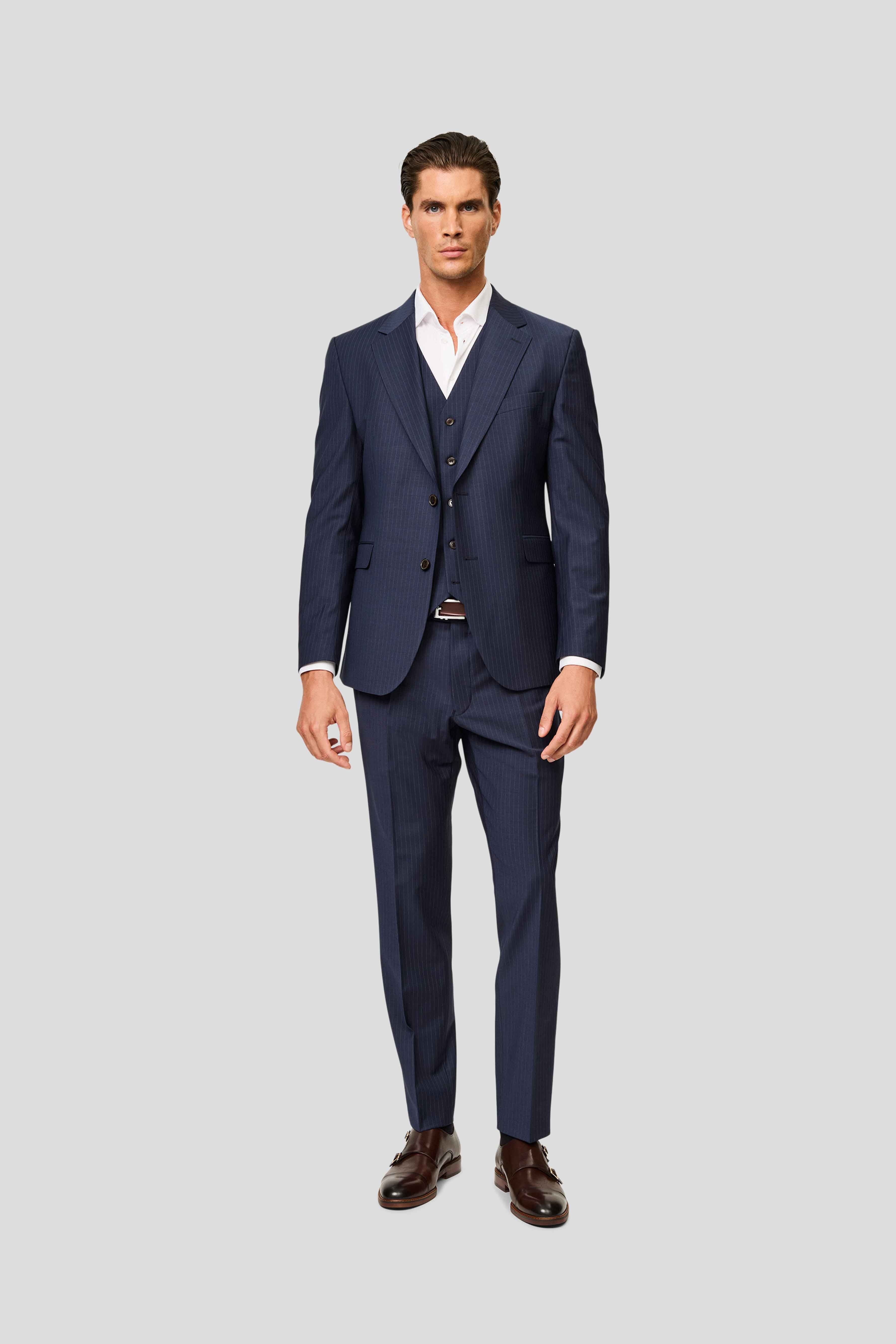 PREMIUM navy three-piece jakkesæt med nålestriber PREMIUM
